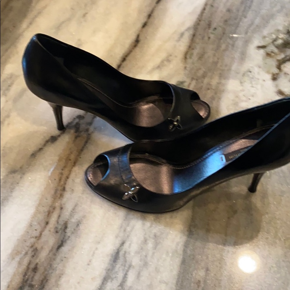Shoes - Picture 2 of 4